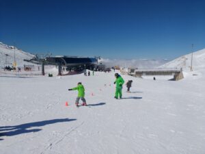 Snowport Ski & Snowboard School - Snowport - Σχολή Σκι και Snowboard - Snowport main race department kids training 2